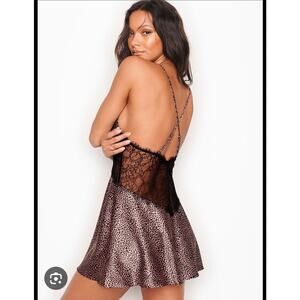 VICTORIA'S SECRET Victoria's Secret Lace Lifting Nightgown medium